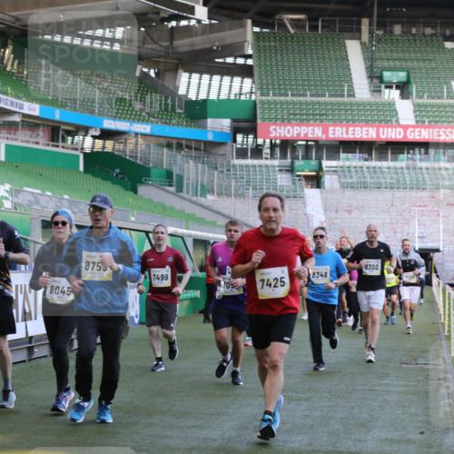 06.10.2024 - 19. swb-Marathon Bremen Yannick Fuchs http://msf.ph/oto/7449877 06.10.2024 10:32:43 Laufen im Stadion 7050, 7126, 7179, 7189, 7308, 7317, 7373, 7375, 7382, 7415, 7425, 7442, 7457, 7477, 7481, 7499, 7551, 7574, 7656, 7678, 7734, 7735, 7849, 7865, 7975, 8020, 8022, 8045, 8048, 8119, 8137, 8161, 8162, 8231, 8314, 8315, 8317, 8322, 8325, 8339, 8348, 8359, 8361, 8377, 8431, 8432, 8479, 8485, 8598, 8616, 8641, 8663, 8682, 8683, 8686, 8700, 8705, 8724, 8738, 8759, 8822, 8840, 8858, 8867, 8934, 9021, 9100, 9108, 9112, 9115, 9117, 9130 meine-sportfotos.de
