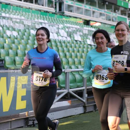 06.10.2024 - 19. swb-Marathon Bremen Yannick Fuchs http://msf.ph/oto/7449879 06.10.2024 10:37:02 Laufen im Stadion 7022, 7064, 7104, 7152, 7160, 7172, 7326, 7399, 7416, 7441, 7558, 7626, 7627, 7636, 7645, 7708, 7709, 7721, 7748, 7792, 7818, 7819, 7834, 7908, 8025, 8026, 8032, 8050, 8051, 8077, 8078, 8083, 8104, 8138, 8168, 8170, 8193, 8201, 8202, 8216, 8221, 8340, 8407, 8430, 8438, 8448, 8493, 8529, 8574, 8592, 8599, 8613, 8621, 8660, 8693, 8696, 8703, 8708, 8731, 8741, 8751, 8770, 8778, 8811, 8862, 8977, 8978, 9010, 9022, 9024, 9074, 9123, 9990 meine-sportfotos.de