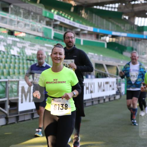 06.10.2024 - 19. swb-Marathon Bremen Yannick Fuchs http://msf.ph/oto/7449892 06.10.2024 10:37:03 Laufen im Stadion 7022, 7064, 7104, 7152, 7160, 7172, 7326, 7399, 7416, 7441, 7558, 7626, 7627, 7636, 7645, 7708, 7709, 7721, 7792, 7818, 7819, 7834, 7908, 8025, 8026, 8032, 8050, 8051, 8077, 8078, 8083, 8104, 8138, 8168, 8170, 8193, 8201, 8202, 8216, 8221, 8340, 8407, 8430, 8438, 8448, 8493, 8529, 8574, 8592, 8599, 8613, 8621, 8660, 8693, 8696, 8703, 8708, 8731, 8741, 8751, 8770, 8778, 8811, 8862, 8977, 8978, 9010, 9022, 9024, 9074, 9123, 9990 meine-sportfotos.de