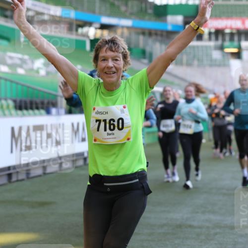 06.10.2024 - 19. swb-Marathon Bremen Yannick Fuchs http://msf.ph/oto/7449896 06.10.2024 10:37:04 Laufen im Stadion 7022, 7064, 7104, 7152, 7160, 7172, 7326, 7399, 7416, 7441, 7558, 7626, 7627, 7636, 7645, 7708, 7709, 7721, 7792, 7818, 7819, 7834, 7908, 8025, 8026, 8032, 8050, 8051, 8077, 8078, 8083, 8104, 8138, 8168, 8170, 8193, 8201, 8202, 8216, 8221, 8340, 8407, 8430, 8438, 8448, 8493, 8529, 8574, 8592, 8599, 8613, 8621, 8660, 8693, 8696, 8703, 8708, 8731, 8741, 8751, 8770, 8778, 8811, 8862, 8977, 8978, 9010, 9022, 9024, 9074, 9123, 9990 meine-sportfotos.de