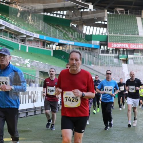 06.10.2024 - 19. swb-Marathon Bremen Yannick Fuchs http://msf.ph/oto/7449903 06.10.2024 10:32:45 Laufen im Stadion 7050, 7126, 7179, 7189, 7317, 7373, 7375, 7382, 7425, 7442, 7457, 7477, 7481, 7499, 7551, 7574, 7656, 7678, 7734, 7735, 7758, 7849, 7865, 7975, 8020, 8022, 8045, 8048, 8119, 8137, 8161, 8162, 8231, 8314, 8315, 8317, 8322, 8325, 8339, 8348, 8359, 8361, 8377, 8431, 8432, 8479, 8485, 8504, 8598, 8616, 8641, 8643, 8663, 8682, 8683, 8686, 8700, 8705, 8724, 8738, 8759, 8822, 8840, 8858, 8867, 8934, 9021, 9100, 9108, 9112, 9115, 9117, 9130 meine-sportfotos.de