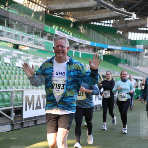 06.10.2024 - 19. swb-Marathon Bremen Yannick Fuchs http://msf.ph/oto/7449915 06.10.2024 10:37:06 Laufen im Stadion 7022, 7064, 7104, 7152, 7160, 7172, 7326, 7399, 7416, 7441, 7495, 7558, 7626, 7627, 7636, 7645, 7721, 7792, 7818, 7819, 7834, 7908, 8025, 8026, 8032, 8050, 8051, 8077, 8078, 8083, 8104, 8138, 8168, 8170, 8193, 8201, 8202, 8216, 8221, 8340, 8407, 8430, 8438, 8448, 8493, 8529, 8574, 8592, 8599, 8613, 8621, 8660, 8693, 8696, 8703, 8708, 8731, 8741, 8751, 8770, 8778, 8811, 8862, 9010, 9022, 9024, 9074, 9123, 9990 meine-sportfotos.de