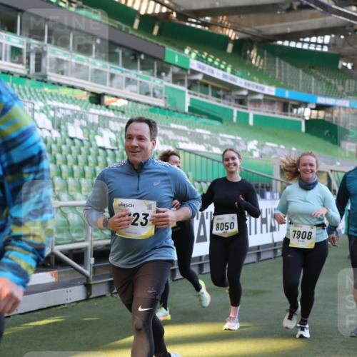 06.10.2024 - 19. swb-Marathon Bremen Yannick Fuchs http://msf.ph/oto/7449927 06.10.2024 10:37:07 Laufen im Stadion 7022, 7064, 7104, 7152, 7160, 7172, 7326, 7399, 7416, 7441, 7495, 7558, 7626, 7627, 7636, 7645, 7721, 7792, 7818, 7819, 7834, 7908, 8025, 8026, 8032, 8050, 8051, 8077, 8078, 8083, 8104, 8138, 8168, 8170, 8193, 8201, 8202, 8216, 8221, 8340, 8407, 8430, 8438, 8448, 8493, 8529, 8574, 8592, 8599, 8613, 8621, 8660, 8693, 8696, 8703, 8708, 8731, 8741, 8751, 8770, 8778, 8811, 8862, 9010, 9022, 9024, 9074, 9123, 9990 meine-sportfotos.de