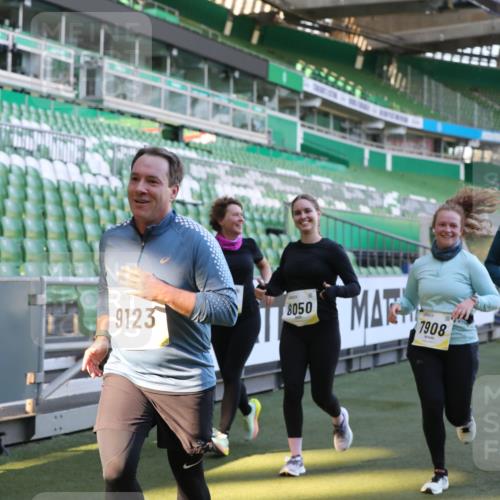 06.10.2024 - 19. swb-Marathon Bremen Yannick Fuchs http://msf.ph/oto/7449931 06.10.2024 10:37:07 Laufen im Stadion 7022, 7064, 7104, 7152, 7160, 7172, 7326, 7399, 7416, 7441, 7495, 7558, 7626, 7627, 7636, 7645, 7721, 7792, 7818, 7819, 7834, 7908, 8025, 8026, 8032, 8050, 8051, 8077, 8078, 8083, 8104, 8138, 8168, 8170, 8193, 8201, 8202, 8216, 8221, 8340, 8407, 8430, 8438, 8448, 8493, 8529, 8574, 8592, 8599, 8613, 8621, 8660, 8693, 8696, 8703, 8708, 8731, 8741, 8751, 8770, 8778, 8811, 8862, 9010, 9022, 9024, 9074, 9123, 9990 meine-sportfotos.de
