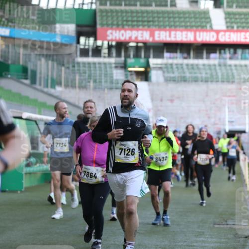 06.10.2024 - 19. swb-Marathon Bremen Yannick Fuchs http://msf.ph/oto/7449934 06.10.2024 10:32:49 Laufen im Stadion 7028, 7049, 7050, 7057, 7108, 7125, 7126, 7179, 7316, 7317, 7354, 7373, 7375, 7425, 7442, 7477, 7481, 7499, 7551, 7574, 7621, 7656, 7678, 7734, 7735, 7751, 7758, 7849, 7865, 7975, 8020, 8022, 8045, 8048, 8119, 8137, 8162, 8231, 8314, 8315, 8317, 8348, 8359, 8361, 8432, 8479, 8485, 8504, 8598, 8616, 8643, 8663, 8682, 8683, 8686, 8700, 8705, 8724, 8738, 8759, 8822, 8858, 8934, 9021, 9100, 9108, 9112, 9115, 9117, 9130 meine-sportfotos.de