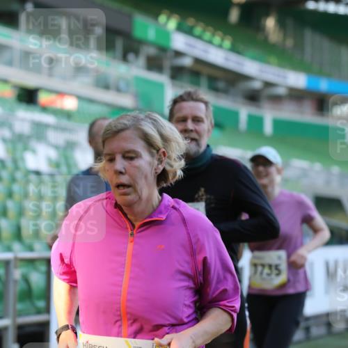 06.10.2024 - 19. swb-Marathon Bremen Yannick Fuchs http://msf.ph/oto/7449944 06.10.2024 10:32:53 Laufen im Stadion 7028, 7049, 7050, 7057, 7108, 7125, 7126, 7179, 7316, 7317, 7354, 7373, 7375, 7425, 7442, 7477, 7481, 7499, 7506, 7574, 7621, 7656, 7678, 7734, 7735, 7751, 7758, 7849, 7865, 7975, 8020, 8022, 8045, 8048, 8119, 8137, 8189, 8231, 8314, 8315, 8317, 8348, 8359, 8361, 8384, 8432, 8479, 8485, 8504, 8540, 8616, 8643, 8663, 8682, 8683, 8686, 8700, 8705, 8724, 8759, 8822, 8852, 8858, 8934, 9021, 9100, 9108, 9112, 9115, 9117, 9130 meine-sportfotos.de