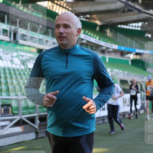 06.10.2024 - 19. swb-Marathon Bremen Yannick Fuchs http://msf.ph/oto/7449949 06.10.2024 10:37:10 Laufen im Stadion 7022, 7064, 7104, 7152, 7160, 7172, 7326, 7399, 7416, 7441, 7495, 7558, 7626, 7627, 7636, 7645, 7721, 7792, 7818, 7819, 7834, 7908, 8025, 8026, 8032, 8050, 8051, 8077, 8078, 8083, 8104, 8138, 8168, 8170, 8193, 8201, 8202, 8216, 8221, 8282, 8340, 8407, 8430, 8438, 8448, 8493, 8529, 8574, 8592, 8599, 8613, 8621, 8660, 8687, 8693, 8696, 8703, 8708, 8731, 8741, 8751, 8770, 8778, 8811, 8862, 9010, 9022, 9074, 9123, 9990 meine-sportfotos.de