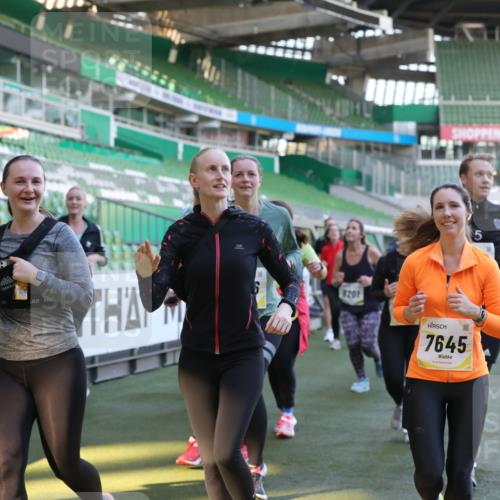 06.10.2024 - 19. swb-Marathon Bremen Yannick Fuchs http://msf.ph/oto/7449970 06.10.2024 10:37:13 Laufen im Stadion 7022, 7064, 7104, 7160, 7172, 7326, 7399, 7416, 7441, 7495, 7558, 7588, 7626, 7627, 7636, 7645, 7688, 7721, 7818, 7819, 7834, 7908, 8021, 8025, 8026, 8032, 8050, 8051, 8077, 8104, 8138, 8168, 8169, 8170, 8193, 8201, 8202, 8216, 8217, 8221, 8282, 8340, 8407, 8430, 8448, 8493, 8529, 8574, 8592, 8599, 8660, 8687, 8693, 8696, 8703, 8708, 8731, 8741, 8751, 8770, 8778, 8811, 8862, 9010, 9074, 9123, 9990 meine-sportfotos.de