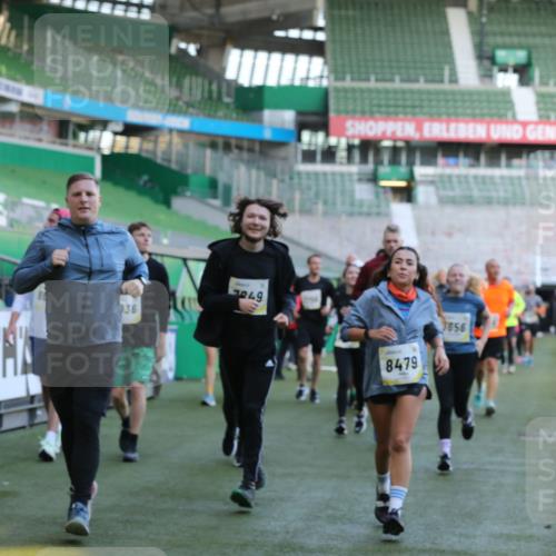06.10.2024 - 19. swb-Marathon Bremen Yannick Fuchs http://msf.ph/oto/7449999 06.10.2024 10:32:59 Laufen im Stadion 7028, 7049, 7050, 7057, 7108, 7125, 7126, 7316, 7317, 7333, 7354, 7373, 7375, 7425, 7442, 7477, 7499, 7506, 7574, 7621, 7656, 7678, 7734, 7735, 7751, 7758, 7801, 7849, 7865, 8020, 8022, 8034, 8045, 8048, 8119, 8137, 8189, 8314, 8315, 8317, 8348, 8361, 8384, 8432, 8479, 8485, 8504, 8540, 8643, 8663, 8686, 8700, 8705, 8724, 8759, 8822, 8852, 8858, 8864, 8934, 8986, 9059, 9100, 9108, 9112, 9114, 9115, 9117, 9130 meine-sportfotos.de
