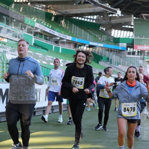 06.10.2024 - 19. swb-Marathon Bremen Yannick Fuchs http://msf.ph/oto/7450008 06.10.2024 10:33:00 Laufen im Stadion 7028, 7049, 7050, 7057, 7108, 7125, 7126, 7316, 7317, 7333, 7354, 7373, 7375, 7425, 7442, 7477, 7499, 7506, 7574, 7621, 7656, 7678, 7734, 7735, 7751, 7758, 7801, 7849, 7865, 8020, 8022, 8034, 8045, 8048, 8137, 8189, 8314, 8315, 8317, 8348, 8361, 8384, 8432, 8479, 8485, 8504, 8540, 8643, 8663, 8686, 8700, 8705, 8724, 8759, 8852, 8858, 8864, 8934, 8986, 9059, 9108, 9112, 9114, 9115, 9117 meine-sportfotos.de
