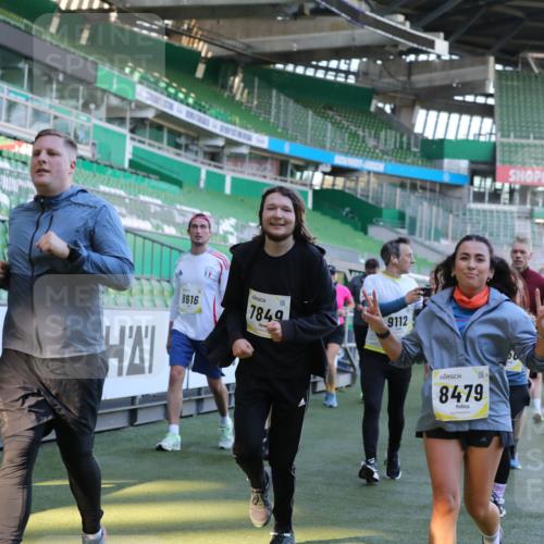 06.10.2024 - 19. swb-Marathon Bremen Yannick Fuchs http://msf.ph/oto/7450010 06.10.2024 10:33:00 Laufen im Stadion 7028, 7049, 7050, 7057, 7108, 7125, 7126, 7316, 7317, 7333, 7354, 7373, 7375, 7425, 7442, 7477, 7499, 7506, 7574, 7621, 7656, 7678, 7734, 7735, 7751, 7758, 7801, 7849, 7865, 8020, 8022, 8034, 8045, 8048, 8137, 8189, 8314, 8315, 8317, 8348, 8361, 8384, 8432, 8479, 8485, 8504, 8540, 8643, 8663, 8686, 8700, 8705, 8724, 8759, 8852, 8858, 8864, 8934, 8986, 9059, 9108, 9112, 9114, 9115, 9117 meine-sportfotos.de