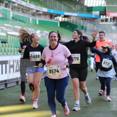 06.10.2024 - 19. swb-Marathon Bremen Yannick Fuchs http://msf.ph/oto/7450011 06.10.2024 10:37:21 Laufen im Stadion 7038, 7064, 7160, 7164, 7172, 7220, 7399, 7416, 7441, 7495, 7512, 7588, 7611, 7612, 7626, 7627, 7645, 7688, 7817, 7818, 7819, 7834, 7908, 8021, 8025, 8026, 8032, 8050, 8051, 8077, 8104, 8130, 8169, 8182, 8184, 8193, 8201, 8202, 8216, 8217, 8221, 8282, 8294, 8340, 8407, 8430, 8448, 8464, 8529, 8532, 8535, 8574, 8597, 8599, 8660, 8687, 8693, 8696, 8703, 8708, 8731, 8770, 8778, 8811, 8862, 8967, 9010, 9074, 9103, 9123, 9129, 9990 meine-sportfotos.de