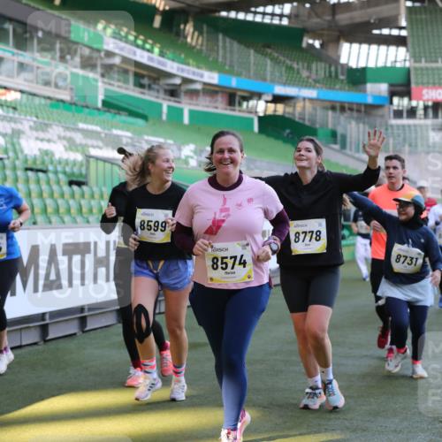 06.10.2024 - 19. swb-Marathon Bremen Yannick Fuchs http://msf.ph/oto/7450012 06.10.2024 10:37:22 Laufen im Stadion 7038, 7064, 7164, 7172, 7220, 7399, 7416, 7441, 7495, 7512, 7588, 7611, 7612, 7626, 7627, 7645, 7688, 7817, 7818, 7819, 7834, 7908, 7999, 8021, 8025, 8026, 8032, 8050, 8051, 8077, 8104, 8130, 8169, 8182, 8184, 8193, 8201, 8202, 8216, 8217, 8221, 8282, 8294, 8340, 8393, 8407, 8430, 8448, 8464, 8529, 8532, 8535, 8574, 8597, 8599, 8660, 8687, 8693, 8696, 8703, 8731, 8770, 8778, 8811, 8862, 8967, 9010, 9074, 9103, 9123, 9129 meine-sportfotos.de
