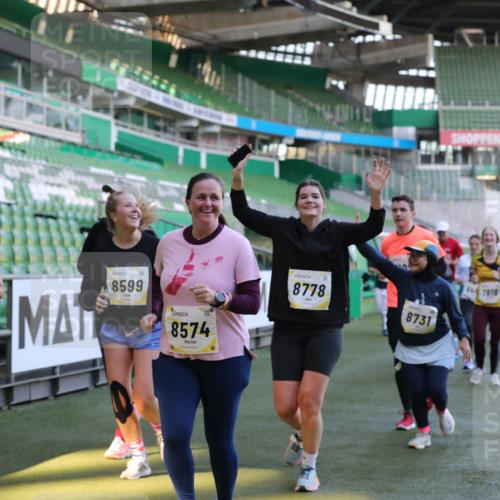 06.10.2024 - 19. swb-Marathon Bremen Yannick Fuchs http://msf.ph/oto/7450016 06.10.2024 10:37:22 Laufen im Stadion 7038, 7064, 7164, 7172, 7220, 7399, 7416, 7441, 7495, 7512, 7588, 7611, 7612, 7626, 7627, 7645, 7688, 7817, 7818, 7819, 7834, 7908, 7999, 8021, 8025, 8026, 8032, 8050, 8051, 8077, 8104, 8130, 8169, 8182, 8184, 8193, 8201, 8202, 8216, 8217, 8221, 8282, 8294, 8340, 8393, 8407, 8430, 8448, 8464, 8529, 8532, 8535, 8574, 8597, 8599, 8660, 8687, 8693, 8696, 8703, 8731, 8770, 8778, 8811, 8862, 8967, 9010, 9074, 9103, 9123, 9129 meine-sportfotos.de