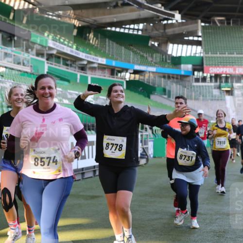 06.10.2024 - 19. swb-Marathon Bremen Yannick Fuchs http://msf.ph/oto/7450018 06.10.2024 10:37:22 Laufen im Stadion 7038, 7064, 7164, 7172, 7220, 7399, 7416, 7441, 7495, 7512, 7588, 7611, 7612, 7626, 7627, 7645, 7688, 7817, 7818, 7819, 7834, 7908, 7999, 8021, 8025, 8026, 8032, 8050, 8051, 8077, 8104, 8130, 8169, 8182, 8184, 8193, 8201, 8202, 8216, 8217, 8221, 8282, 8294, 8340, 8393, 8407, 8430, 8448, 8464, 8529, 8532, 8535, 8574, 8597, 8599, 8660, 8687, 8693, 8696, 8703, 8731, 8770, 8778, 8811, 8862, 8967, 9010, 9074, 9103, 9123, 9129 meine-sportfotos.de