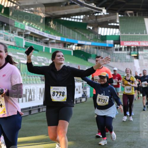 06.10.2024 - 19. swb-Marathon Bremen Yannick Fuchs http://msf.ph/oto/7450022 06.10.2024 10:37:23 Laufen im Stadion 7038, 7064, 7164, 7172, 7220, 7399, 7416, 7441, 7495, 7512, 7588, 7611, 7612, 7626, 7627, 7645, 7688, 7711, 7713, 7817, 7818, 7819, 7834, 7908, 7999, 8021, 8025, 8026, 8032, 8050, 8051, 8077, 8104, 8130, 8169, 8182, 8184, 8193, 8201, 8202, 8216, 8217, 8221, 8282, 8294, 8340, 8393, 8407, 8448, 8464, 8529, 8532, 8535, 8574, 8597, 8599, 8660, 8687, 8693, 8696, 8703, 8731, 8770, 8778, 8811, 8862, 8967, 9010, 9055, 9074, 9103, 9123, 9129 meine-sportfotos.de