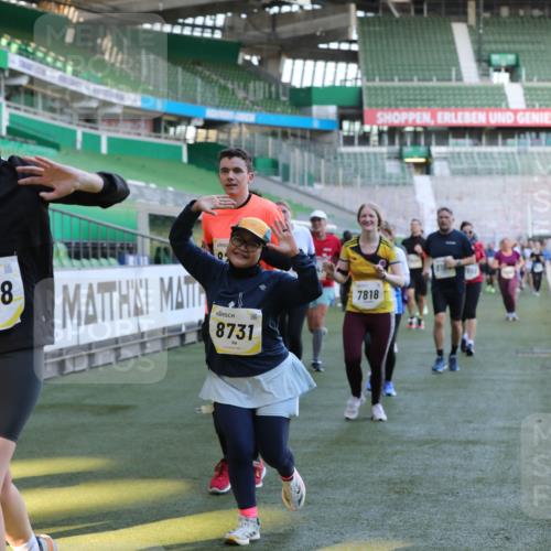 06.10.2024 - 19. swb-Marathon Bremen Yannick Fuchs http://msf.ph/oto/7450024 06.10.2024 10:37:23 Laufen im Stadion 7038, 7064, 7164, 7172, 7220, 7399, 7416, 7441, 7495, 7512, 7588, 7611, 7612, 7626, 7627, 7645, 7688, 7711, 7713, 7817, 7818, 7819, 7834, 7908, 7999, 8021, 8025, 8026, 8032, 8050, 8051, 8077, 8104, 8130, 8169, 8182, 8184, 8193, 8201, 8202, 8216, 8217, 8221, 8282, 8294, 8340, 8393, 8407, 8448, 8464, 8529, 8532, 8535, 8574, 8597, 8599, 8660, 8687, 8693, 8696, 8703, 8731, 8770, 8778, 8811, 8862, 8967, 9010, 9055, 9074, 9103, 9123, 9129 meine-sportfotos.de