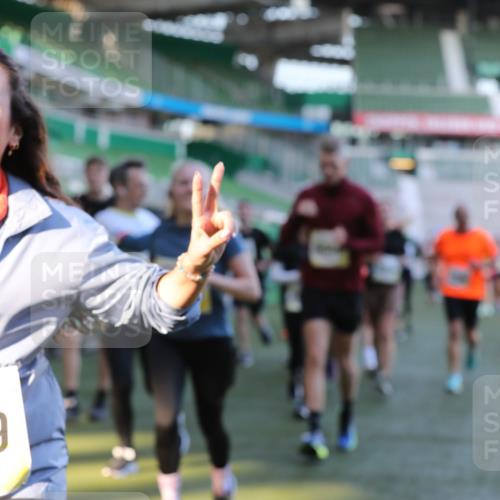 06.10.2024 - 19. swb-Marathon Bremen Yannick Fuchs http://msf.ph/oto/7450030 06.10.2024 10:33:02 Laufen im Stadion 7028, 7049, 7050, 7057, 7108, 7125, 7126, 7316, 7317, 7333, 7354, 7373, 7375, 7425, 7442, 7477, 7499, 7506, 7574, 7621, 7656, 7678, 7734, 7735, 7751, 7758, 7801, 7849, 7865, 7898, 8020, 8022, 8034, 8045, 8048, 8137, 8153, 8189, 8241, 8314, 8315, 8317, 8348, 8361, 8384, 8432, 8479, 8485, 8504, 8540, 8643, 8663, 8686, 8700, 8705, 8724, 8759, 8852, 8858, 8864, 8934, 8986, 9059, 9112, 9114, 9115, 9117, 9126 meine-sportfotos.de