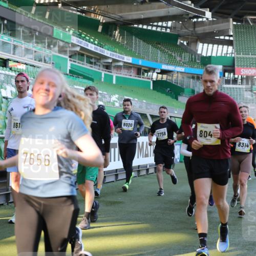 06.10.2024 - 19. swb-Marathon Bremen Yannick Fuchs http://msf.ph/oto/7450035 06.10.2024 10:33:03 Laufen im Stadion 7028, 7049, 7050, 7057, 7108, 7125, 7126, 7316, 7317, 7333, 7354, 7373, 7375, 7425, 7442, 7477, 7499, 7506, 7574, 7621, 7656, 7678, 7734, 7735, 7751, 7758, 7801, 7849, 7865, 7898, 8020, 8022, 8034, 8045, 8048, 8137, 8153, 8189, 8241, 8314, 8315, 8317, 8348, 8361, 8384, 8432, 8479, 8485, 8504, 8540, 8643, 8663, 8686, 8700, 8705, 8724, 8759, 8852, 8858, 8864, 8934, 8986, 9059, 9112, 9114, 9115, 9117, 9126 meine-sportfotos.de