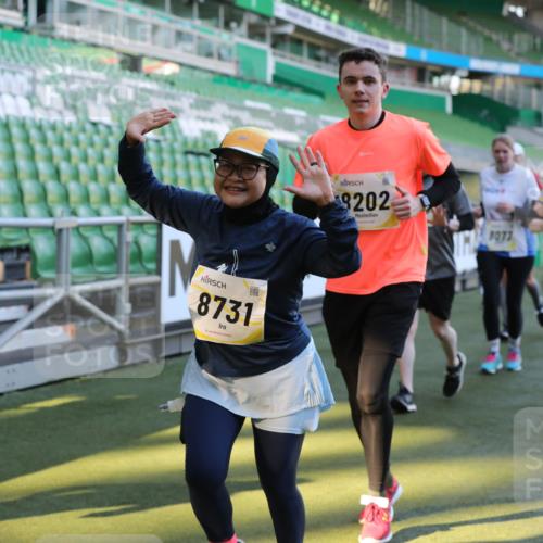 06.10.2024 - 19. swb-Marathon Bremen Yannick Fuchs http://msf.ph/oto/7450038 06.10.2024 10:37:24 Laufen im Stadion 7038, 7164, 7172, 7220, 7399, 7416, 7441, 7495, 7512, 7588, 7611, 7612, 7626, 7627, 7645, 7688, 7711, 7713, 7817, 7818, 7819, 7834, 7908, 7999, 8021, 8025, 8026, 8032, 8050, 8051, 8077, 8104, 8130, 8169, 8182, 8184, 8201, 8202, 8216, 8217, 8221, 8282, 8294, 8340, 8393, 8407, 8448, 8464, 8529, 8532, 8535, 8574, 8597, 8599, 8660, 8687, 8693, 8696, 8703, 8731, 8770, 8778, 8811, 8862, 8967, 9010, 9055, 9074, 9103, 9123, 9129 meine-sportfotos.de