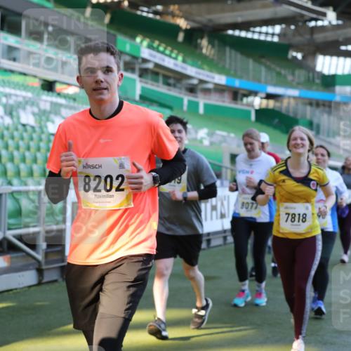 06.10.2024 - 19. swb-Marathon Bremen Yannick Fuchs http://msf.ph/oto/7450041 06.10.2024 10:37:25 Laufen im Stadion 7038, 7164, 7172, 7220, 7399, 7416, 7441, 7495, 7512, 7588, 7611, 7612, 7626, 7627, 7645, 7688, 7711, 7713, 7817, 7818, 7819, 7834, 7908, 7999, 8021, 8025, 8026, 8032, 8050, 8051, 8077, 8104, 8130, 8169, 8182, 8184, 8201, 8202, 8216, 8217, 8221, 8282, 8294, 8340, 8393, 8407, 8448, 8464, 8529, 8532, 8535, 8574, 8597, 8599, 8660, 8687, 8693, 8696, 8703, 8731, 8770, 8778, 8811, 8862, 8967, 9010, 9055, 9074, 9103, 9123, 9129 meine-sportfotos.de