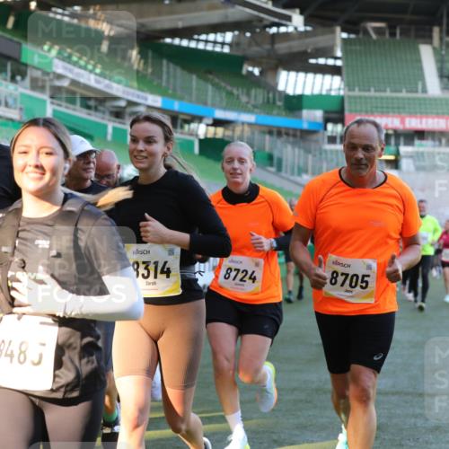 06.10.2024 - 19. swb-Marathon Bremen Yannick Fuchs http://msf.ph/oto/7450058 06.10.2024 10:33:05 Laufen im Stadion 7028, 7049, 7050, 7057, 7108, 7125, 7126, 7316, 7317, 7333, 7354, 7373, 7375, 7425, 7442, 7477, 7499, 7506, 7574, 7621, 7656, 7678, 7734, 7735, 7751, 7758, 7801, 7849, 7865, 7898, 8020, 8022, 8034, 8045, 8048, 8137, 8153, 8189, 8194, 8224, 8241, 8314, 8315, 8317, 8348, 8361, 8384, 8432, 8479, 8485, 8504, 8540, 8643, 8663, 8686, 8700, 8705, 8724, 8759, 8852, 8858, 8864, 8934, 8986, 9059, 9112, 9114, 9117, 9126 meine-sportfotos.de