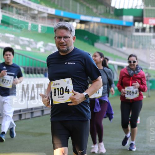 06.10.2024 - 19. swb-Marathon Bremen Yannick Fuchs http://msf.ph/oto/7450065 06.10.2024 10:37:28 Laufen im Stadion 7038, 7164, 7172, 7220, 7399, 7416, 7441, 7495, 7512, 7588, 7611, 7612, 7626, 7627, 7645, 7672, 7688, 7711, 7713, 7728, 7729, 7817, 7818, 7819, 7834, 7908, 7999, 8021, 8025, 8026, 8032, 8050, 8051, 8077, 8104, 8130, 8140, 8141, 8145, 8169, 8182, 8184, 8201, 8202, 8213, 8216, 8217, 8221, 8282, 8294, 8340, 8393, 8407, 8448, 8464, 8529, 8532, 8535, 8574, 8597, 8599, 8660, 8687, 8693, 8696, 8703, 8731, 8770, 8778, 8811, 8862, 8967, 9010, 9055, 9074, 9103, 9129 meine-sportfotos.de