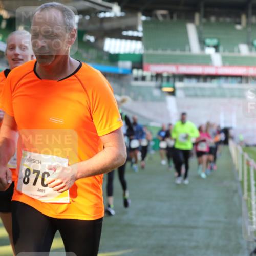 06.10.2024 - 19. swb-Marathon Bremen Yannick Fuchs http://msf.ph/oto/7450067 06.10.2024 10:33:06 Laufen im Stadion 7028, 7049, 7050, 7057, 7108, 7125, 7126, 7316, 7317, 7333, 7354, 7373, 7375, 7425, 7442, 7477, 7499, 7506, 7509, 7510, 7574, 7621, 7656, 7678, 7734, 7735, 7751, 7758, 7801, 7849, 7865, 7898, 8020, 8022, 8034, 8045, 8048, 8137, 8153, 8189, 8194, 8224, 8241, 8314, 8315, 8317, 8348, 8361, 8384, 8432, 8479, 8485, 8504, 8540, 8643, 8663, 8686, 8700, 8705, 8724, 8759, 8852, 8858, 8864, 8934, 8986, 9059, 9112, 9114, 9117, 9126 meine-sportfotos.de