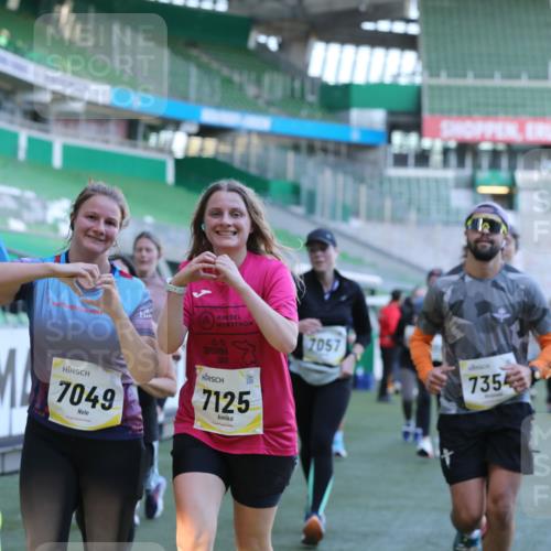 06.10.2024 - 19. swb-Marathon Bremen Yannick Fuchs http://msf.ph/oto/7450106 06.10.2024 10:33:12 Laufen im Stadion 7028, 7049, 7057, 7108, 7125, 7269, 7316, 7317, 7333, 7354, 7373, 7375, 7442, 7477, 7499, 7506, 7509, 7510, 7574, 7621, 7656, 7678, 7734, 7735, 7751, 7758, 7801, 7849, 7865, 7898, 8020, 8022, 8034, 8048, 8137, 8153, 8189, 8194, 8224, 8241, 8308, 8314, 8315, 8361, 8384, 8432, 8451, 8479, 8485, 8504, 8540, 8643, 8663, 8686, 8700, 8705, 8724, 8852, 8858, 8864, 8934, 8986, 9041, 9059, 9112, 9114, 9117, 9126 meine-sportfotos.de