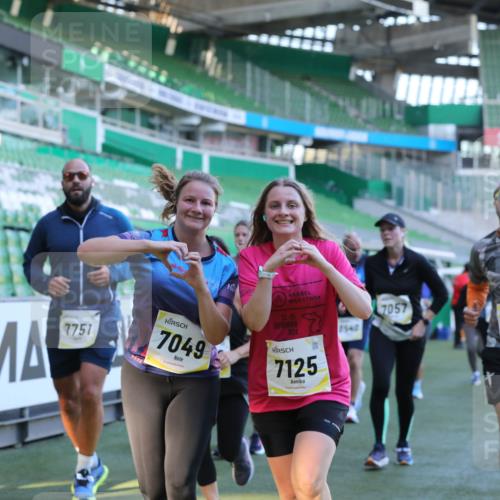 06.10.2024 - 19. swb-Marathon Bremen Yannick Fuchs http://msf.ph/oto/7450110 06.10.2024 10:33:13 Laufen im Stadion 7028, 7049, 7057, 7108, 7125, 7269, 7316, 7317, 7333, 7354, 7373, 7375, 7442, 7477, 7499, 7506, 7509, 7510, 7574, 7621, 7656, 7678, 7734, 7735, 7751, 7758, 7801, 7849, 7865, 7898, 8020, 8022, 8034, 8048, 8153, 8189, 8194, 8224, 8241, 8308, 8314, 8315, 8361, 8384, 8432, 8451, 8479, 8485, 8504, 8540, 8643, 8663, 8686, 8705, 8724, 8852, 8858, 8864, 8934, 8986, 9041, 9059, 9112, 9114, 9117, 9126 meine-sportfotos.de