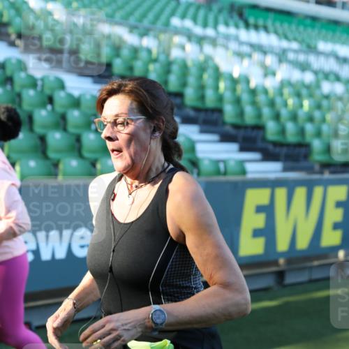 06.10.2024 - 19. swb-Marathon Bremen Yannick Fuchs http://msf.ph/oto/7450115 06.10.2024 10:38:07 Laufen im Stadion 7062, 7070, 7075, 7079, 7093, 7112, 7166, 7211, 7212, 7235, 7301, 7310, 7348, 7356, 7357, 7374, 7420, 7440, 7455, 7473, 7475, 7500, 7524, 7527, 7543, 7544, 7653, 7672, 7681, 7711, 7713, 7725, 7728, 7729, 7732, 7760, 7808, 7836, 7845, 7881, 7916, 7933, 7994, 7995, 7999, 8063, 8114, 8134, 8136, 8140, 8141, 8145, 8188, 8213, 8295, 8296, 8393, 8417, 8439, 8455, 8507, 8537, 8549, 8554, 8565, 8623, 8697, 8714, 8821, 8895, 8906, 8912, 8921, 8926, 8944, 9055 meine-sportfotos.de
