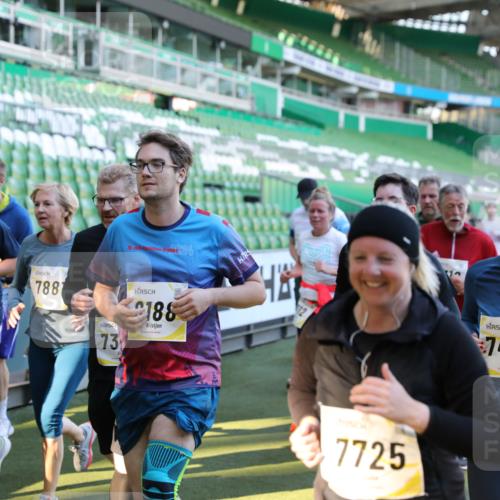 06.10.2024 - 19. swb-Marathon Bremen Yannick Fuchs http://msf.ph/oto/7450135 06.10.2024 10:38:11 Laufen im Stadion 7062, 7070, 7075, 7079, 7093, 7112, 7166, 7211, 7212, 7235, 7301, 7310, 7348, 7356, 7357, 7374, 7420, 7440, 7455, 7473, 7475, 7500, 7524, 7527, 7543, 7544, 7653, 7672, 7681, 7705, 7725, 7728, 7729, 7732, 7760, 7791, 7808, 7836, 7845, 7881, 7916, 7933, 7949, 7994, 7995, 8063, 8114, 8134, 8136, 8140, 8141, 8145, 8149, 8164, 8165, 8188, 8213, 8295, 8296, 8417, 8439, 8455, 8507, 8537, 8549, 8554, 8565, 8623, 8690, 8697, 8714, 8821, 8876, 8880, 8895, 8906, 8912, 8921, 8926, 8944 meine-sportfotos.de