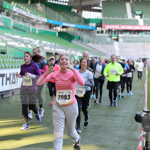 06.10.2024 - 19. swb-Marathon Bremen Yannick Fuchs http://msf.ph/oto/7450148 06.10.2024 10:38:15 Laufen im Stadion 7062, 7070, 7075, 7079, 7093, 7112, 7166, 7211, 7212, 7235, 7301, 7310, 7348, 7356, 7357, 7374, 7420, 7440, 7455, 7473, 7475, 7500, 7524, 7527, 7543, 7544, 7653, 7681, 7705, 7725, 7732, 7760, 7791, 7808, 7836, 7845, 7881, 7916, 7933, 7949, 7994, 7995, 8134, 8136, 8149, 8164, 8165, 8188, 8295, 8296, 8417, 8439, 8455, 8507, 8537, 8549, 8554, 8565, 8623, 8690, 8697, 8714, 8821, 8876, 8880, 8895, 8906, 8912, 8916, 8921, 8926, 8944 meine-sportfotos.de