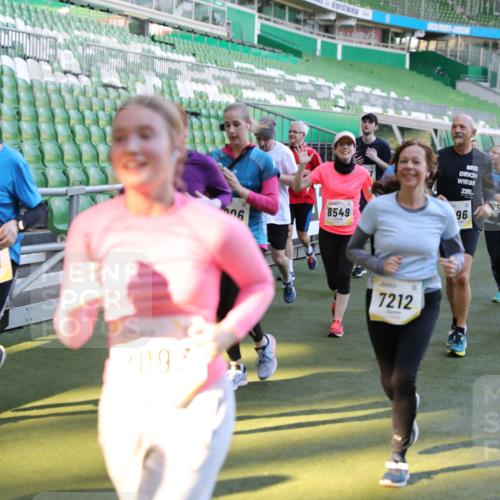 06.10.2024 - 19. swb-Marathon Bremen Yannick Fuchs http://msf.ph/oto/7450159 06.10.2024 10:38:16 Laufen im Stadion 7062, 7070, 7075, 7079, 7093, 7112, 7166, 7211, 7212, 7235, 7301, 7310, 7348, 7356, 7357, 7374, 7420, 7440, 7455, 7473, 7475, 7500, 7524, 7527, 7543, 7544, 7653, 7705, 7725, 7732, 7760, 7791, 7808, 7836, 7845, 7881, 7916, 7933, 7949, 7994, 7995, 8134, 8136, 8149, 8164, 8165, 8188, 8295, 8296, 8417, 8422, 8439, 8455, 8507, 8549, 8554, 8565, 8623, 8690, 8714, 8821, 8876, 8880, 8895, 8906, 8912, 8916, 8921, 8926, 8944 meine-sportfotos.de
