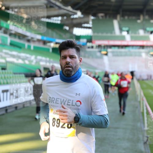 06.10.2024 - 19. swb-Marathon Bremen Yannick Fuchs http://msf.ph/oto/7450169 06.10.2024 10:38:28 Laufen im Stadion 7068, 7070, 7079, 7166, 7211, 7212, 7235, 7301, 7336, 7348, 7359, 7374, 7420, 7455, 7473, 7475, 7500, 7524, 7527, 7653, 7705, 7725, 7760, 7791, 7836, 7845, 7933, 7949, 8134, 8136, 8149, 8164, 8165, 8296, 8417, 8422, 8455, 8507, 8518, 8519, 8549, 8554, 8563, 8565, 8590, 8591, 8623, 8690, 8714, 8758, 8821, 8876, 8880, 8916, 8926, 8930, 8944, 9062 meine-sportfotos.de