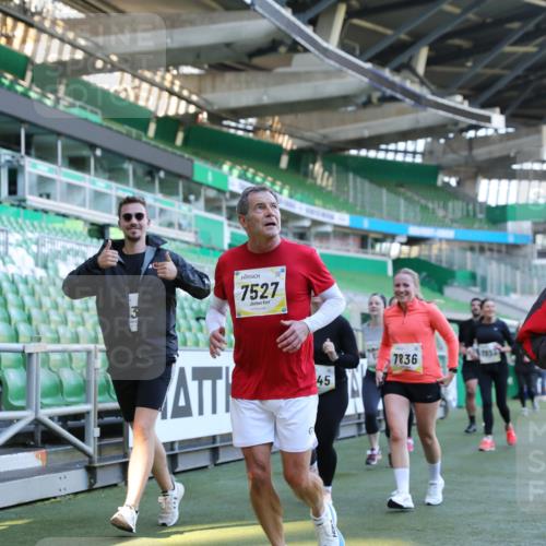 06.10.2024 - 19. swb-Marathon Bremen Yannick Fuchs http://msf.ph/oto/7450176 06.10.2024 10:38:31 Laufen im Stadion 7068, 7070, 7079, 7166, 7211, 7212, 7235, 7248, 7301, 7336, 7348, 7359, 7455, 7524, 7527, 7589, 7653, 7705, 7760, 7791, 7836, 7845, 7933, 7949, 7952, 8134, 8136, 8149, 8164, 8165, 8417, 8422, 8455, 8507, 8518, 8519, 8549, 8554, 8563, 8565, 8590, 8591, 8690, 8714, 8758, 8821, 8866, 8876, 8880, 8916, 8926, 8930, 8944, 9062 meine-sportfotos.de