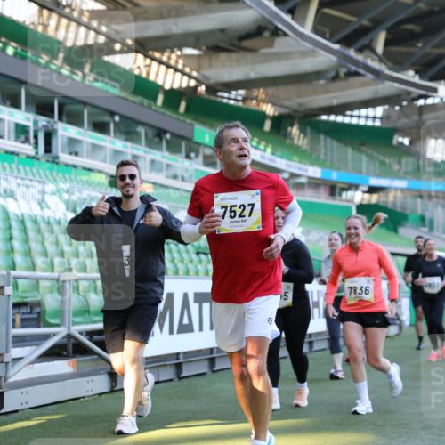 06.10.2024 - 19. swb-Marathon Bremen Yannick Fuchs http://msf.ph/oto/7450178 06.10.2024 10:38:31 Laufen im Stadion 7068, 7070, 7079, 7166, 7211, 7212, 7235, 7248, 7301, 7336, 7348, 7359, 7455, 7524, 7527, 7589, 7653, 7705, 7760, 7791, 7836, 7845, 7933, 7949, 7952, 8134, 8136, 8149, 8164, 8165, 8417, 8422, 8455, 8507, 8518, 8519, 8549, 8554, 8563, 8565, 8590, 8591, 8690, 8714, 8758, 8821, 8866, 8876, 8880, 8916, 8926, 8930, 8944, 9062 meine-sportfotos.de