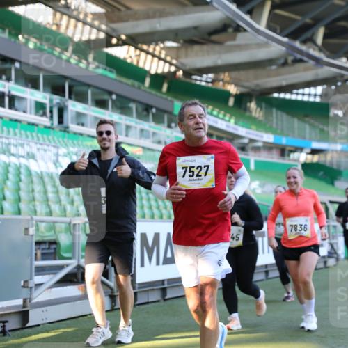 06.10.2024 - 19. swb-Marathon Bremen Yannick Fuchs http://msf.ph/oto/7450179 06.10.2024 10:38:31 Laufen im Stadion 7068, 7070, 7079, 7166, 7211, 7212, 7235, 7248, 7301, 7336, 7348, 7359, 7455, 7524, 7527, 7589, 7653, 7705, 7760, 7791, 7836, 7845, 7933, 7949, 7952, 8134, 8136, 8149, 8164, 8165, 8417, 8422, 8455, 8507, 8518, 8519, 8549, 8554, 8563, 8565, 8590, 8591, 8690, 8714, 8758, 8821, 8866, 8876, 8880, 8916, 8926, 8930, 8944, 9062 meine-sportfotos.de
