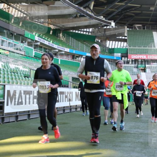 06.10.2024 - 19. swb-Marathon Bremen Yannick Fuchs http://msf.ph/oto/7450204 06.10.2024 10:38:35 Laufen im Stadion 7068, 7070, 7079, 7166, 7235, 7248, 7301, 7336, 7348, 7359, 7455, 7517, 7524, 7527, 7589, 7653, 7705, 7760, 7791, 7836, 7845, 7933, 7949, 7952, 8134, 8136, 8149, 8164, 8165, 8420, 8422, 8455, 8518, 8519, 8554, 8563, 8565, 8590, 8591, 8684, 8690, 8714, 8758, 8866, 8876, 8880, 8916, 8926, 8930, 8944, 9062 meine-sportfotos.de