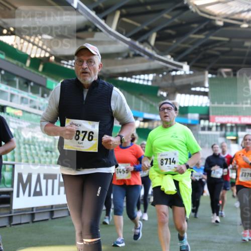 06.10.2024 - 19. swb-Marathon Bremen Yannick Fuchs http://msf.ph/oto/7450211 06.10.2024 10:38:37 Laufen im Stadion 7068, 7079, 7173, 7235, 7248, 7301, 7336, 7348, 7359, 7455, 7517, 7524, 7527, 7589, 7592, 7593, 7705, 7760, 7791, 7836, 7845, 7933, 7949, 7952, 8134, 8136, 8149, 8164, 8165, 8420, 8422, 8455, 8518, 8519, 8563, 8590, 8591, 8684, 8690, 8714, 8758, 8866, 8876, 8880, 8916, 8926, 8930, 8944, 9062 meine-sportfotos.de
