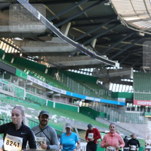 06.10.2024 - 19. swb-Marathon Bremen Yannick Fuchs http://msf.ph/oto/7450214 06.10.2024 10:33:23 Laufen im Stadion 7028, 7049, 7057, 7108, 7125, 7201, 7202, 7203, 7269, 7316, 7330, 7332, 7333, 7354, 7442, 7506, 7509, 7510, 7608, 7621, 7663, 7751, 7758, 7801, 7849, 7867, 7869, 7898, 7997, 8020, 8022, 8034, 8048, 8153, 8189, 8194, 8195, 8224, 8241, 8308, 8314, 8315, 8384, 8451, 8504, 8534, 8540, 8611, 8643, 8653, 8686, 8705, 8724, 8798, 8852, 8864, 8986, 9003, 9041, 9053, 9059, 9072, 9073, 9114, 9126 meine-sportfotos.de