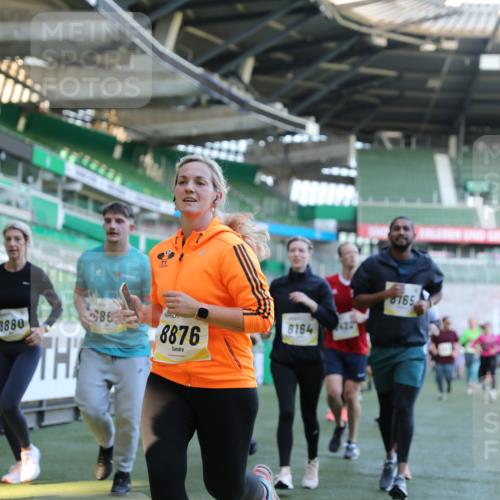 06.10.2024 - 19. swb-Marathon Bremen Yannick Fuchs http://msf.ph/oto/7450219 06.10.2024 10:38:39 Laufen im Stadion 7068, 7079, 7173, 7248, 7301, 7336, 7348, 7359, 7455, 7517, 7527, 7589, 7592, 7593, 7705, 7791, 7836, 7845, 7933, 7949, 7952, 8126, 8128, 8134, 8136, 8149, 8164, 8165, 8247, 8420, 8422, 8455, 8518, 8519, 8563, 8590, 8591, 8684, 8690, 8714, 8758, 8866, 8876, 8880, 8916, 8926, 8930, 8944, 9062 meine-sportfotos.de