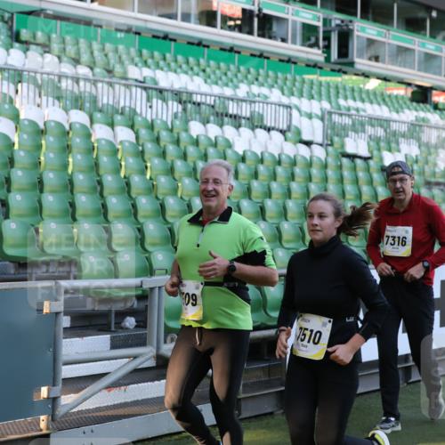 06.10.2024 - 19. swb-Marathon Bremen Yannick Fuchs http://msf.ph/oto/7450221 06.10.2024 10:33:29 Laufen im Stadion 7028, 7049, 7057, 7076, 7108, 7123, 7125, 7201, 7202, 7203, 7269, 7282, 7316, 7330, 7332, 7333, 7354, 7506, 7509, 7510, 7577, 7608, 7621, 7663, 7751, 7758, 7801, 7855, 7867, 7869, 7898, 7997, 8034, 8153, 8189, 8194, 8195, 8224, 8241, 8263, 8269, 8308, 8384, 8451, 8504, 8534, 8540, 8611, 8643, 8653, 8798, 8852, 8864, 8986, 9003, 9041, 9053, 9059, 9072, 9073, 9114, 9126 meine-sportfotos.de