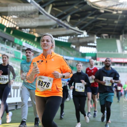 06.10.2024 - 19. swb-Marathon Bremen Yannick Fuchs http://msf.ph/oto/7450222 06.10.2024 10:38:39 Laufen im Stadion 7068, 7079, 7173, 7248, 7301, 7336, 7348, 7359, 7455, 7517, 7527, 7589, 7592, 7593, 7705, 7791, 7836, 7845, 7933, 7949, 7952, 8126, 8128, 8134, 8136, 8149, 8164, 8165, 8247, 8420, 8422, 8455, 8518, 8519, 8563, 8590, 8591, 8684, 8690, 8714, 8758, 8866, 8876, 8880, 8916, 8926, 8930, 8944, 9062 meine-sportfotos.de