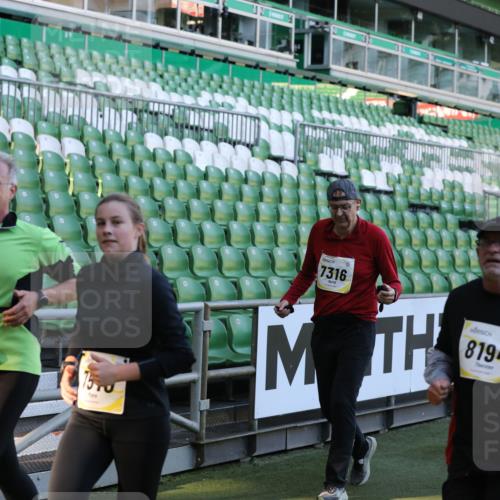 06.10.2024 - 19. swb-Marathon Bremen Yannick Fuchs http://msf.ph/oto/7450225 06.10.2024 10:33:29 Laufen im Stadion 7028, 7049, 7057, 7076, 7108, 7123, 7125, 7201, 7202, 7203, 7269, 7282, 7316, 7330, 7332, 7333, 7354, 7506, 7509, 7510, 7577, 7608, 7621, 7663, 7751, 7758, 7801, 7855, 7867, 7869, 7898, 7997, 8034, 8153, 8189, 8194, 8195, 8224, 8241, 8263, 8269, 8308, 8384, 8451, 8504, 8534, 8540, 8611, 8643, 8653, 8798, 8852, 8864, 8986, 9003, 9041, 9053, 9059, 9072, 9073, 9114, 9126 meine-sportfotos.de