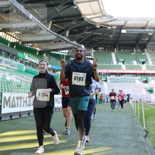 06.10.2024 - 19. swb-Marathon Bremen Yannick Fuchs http://msf.ph/oto/7450232 06.10.2024 10:38:41 Laufen im Stadion 7068, 7079, 7115, 7173, 7219, 7248, 7301, 7336, 7359, 7455, 7517, 7527, 7589, 7592, 7593, 7705, 7791, 7836, 7845, 7933, 7949, 7952, 8126, 8128, 8134, 8135, 8136, 8149, 8164, 8165, 8247, 8420, 8422, 8455, 8518, 8519, 8563, 8590, 8591, 8684, 8690, 8714, 8758, 8866, 8876, 8880, 8916, 8930, 8944, 9062, 9113 meine-sportfotos.de