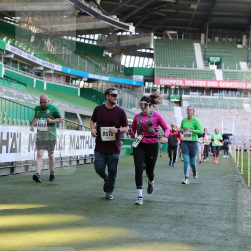 06.10.2024 - 19. swb-Marathon Bremen Yannick Fuchs http://msf.ph/oto/7450270 06.10.2024 10:38:46 Laufen im Stadion 7068, 7115, 7173, 7219, 7248, 7301, 7311, 7336, 7359, 7455, 7517, 7589, 7592, 7593, 7705, 7791, 7836, 7845, 7933, 7934, 7949, 7952, 8064, 8126, 8128, 8135, 8136, 8149, 8164, 8165, 8247, 8420, 8422, 8518, 8519, 8563, 8590, 8591, 8684, 8690, 8714, 8734, 8758, 8855, 8866, 8876, 8880, 8916, 8930, 8950, 9062, 9113 meine-sportfotos.de
