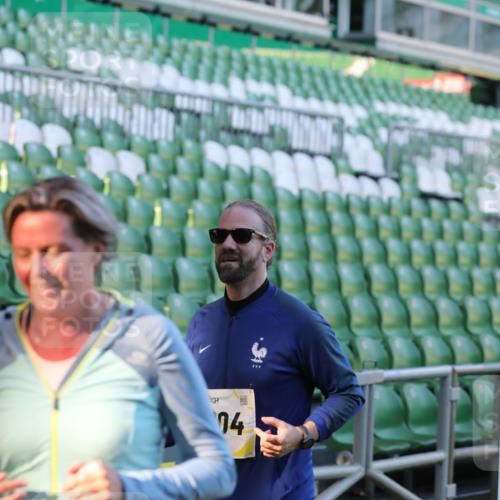 06.10.2024 - 19. swb-Marathon Bremen Yannick Fuchs http://msf.ph/oto/7450271 06.10.2024 10:33:49 Laufen im Stadion 7076, 7122, 7123, 7130, 7201, 7202, 7203, 7227, 7264, 7269, 7282, 7330, 7332, 7358, 7404, 7418, 7509, 7510, 7577, 7608, 7663, 7693, 7723, 7811, 7832, 7848, 7855, 7867, 7869, 7886, 7935, 7997, 8033, 8113, 8178, 8179, 8190, 8194, 8195, 8197, 8224, 8235, 8236, 8263, 8269, 8308, 8326, 8399, 8414, 8415, 8435, 8451, 8463, 8534, 8546, 8579, 8607, 8608, 8611, 8612, 8640, 8653, 8694, 8798, 9003, 9041, 9053, 9072, 9073 meine-sportfotos.de