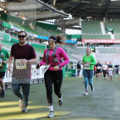 06.10.2024 - 19. swb-Marathon Bremen Yannick Fuchs http://msf.ph/oto/7450276 06.10.2024 10:38:48 Laufen im Stadion 7068, 7115, 7173, 7219, 7248, 7301, 7311, 7324, 7331, 7336, 7359, 7517, 7589, 7592, 7593, 7705, 7791, 7836, 7845, 7933, 7934, 7949, 7952, 8064, 8126, 8128, 8135, 8149, 8164, 8165, 8247, 8420, 8422, 8518, 8519, 8563, 8590, 8591, 8684, 8690, 8714, 8734, 8758, 8855, 8866, 8876, 8880, 8916, 8930, 8950, 9062, 9113 meine-sportfotos.de