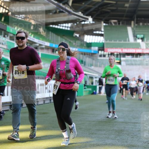 06.10.2024 - 19. swb-Marathon Bremen Yannick Fuchs http://msf.ph/oto/7450278 06.10.2024 10:38:48 Laufen im Stadion 7068, 7115, 7173, 7219, 7248, 7301, 7311, 7324, 7331, 7336, 7359, 7517, 7589, 7592, 7593, 7705, 7791, 7836, 7845, 7933, 7934, 7949, 7952, 8064, 8126, 8128, 8135, 8149, 8164, 8165, 8247, 8420, 8422, 8518, 8519, 8563, 8590, 8591, 8684, 8690, 8714, 8734, 8758, 8855, 8866, 8876, 8880, 8916, 8930, 8950, 9062, 9113 meine-sportfotos.de